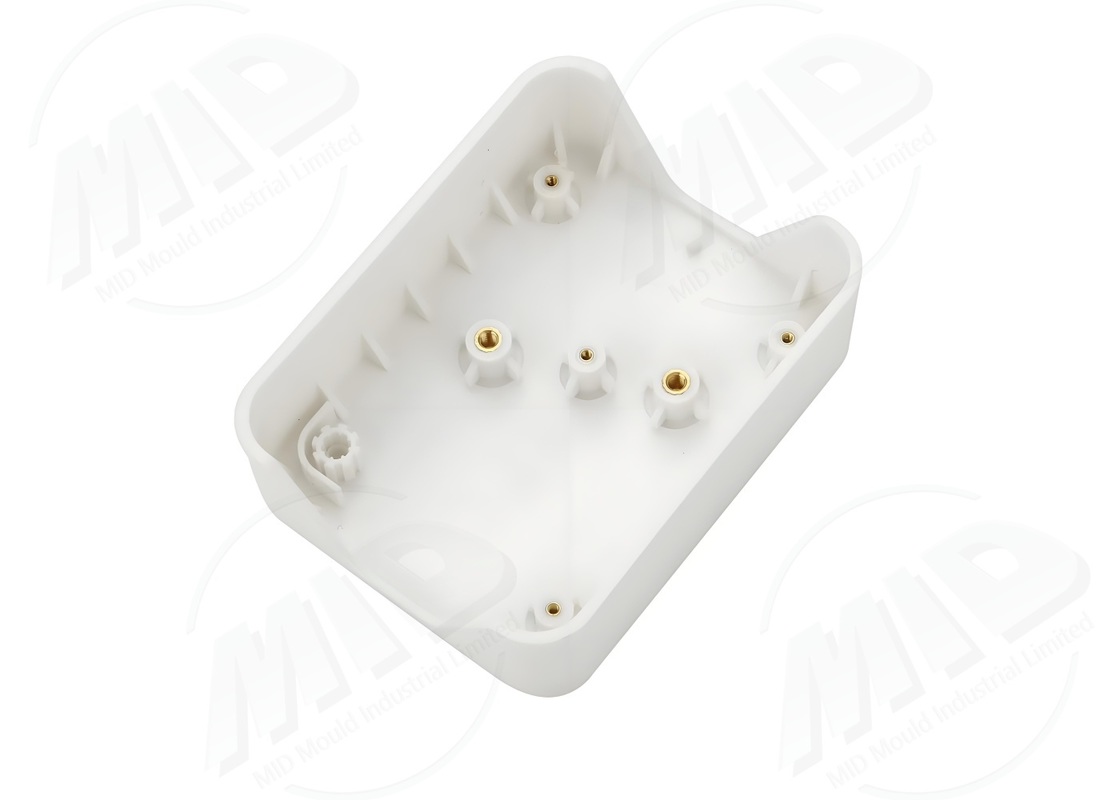 Transparent Plastic Injection Mold 1 - 8 Cavities Metal Insert Moulding For Optical Parts ±0.01mm Precision